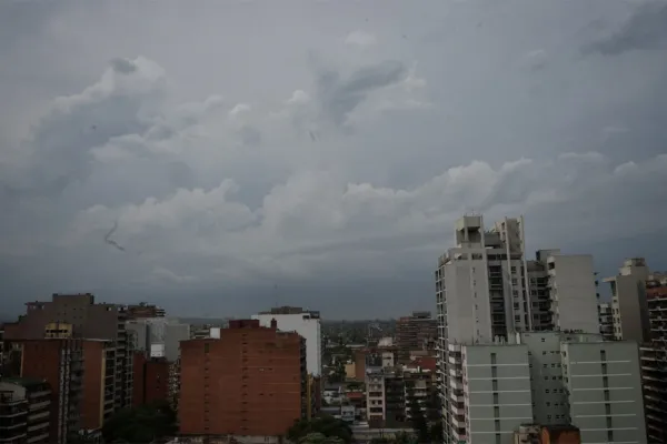 600x400_cubierto-cielo-permanecera-todo-dia-nublado-se-esperan-lluvias-desde-mediodia-1017800-065316